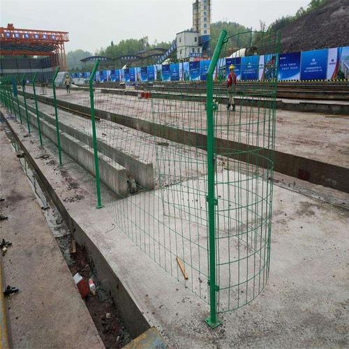 荷兰网 农牧专业户家庭养殖场的理想选择